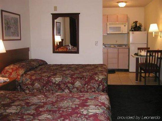 Intown Suites Extended Stay Houston Tx - Westchase Room photo